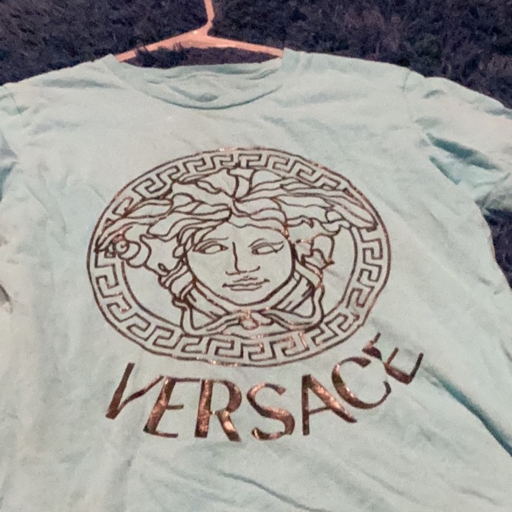 , Versace shirt